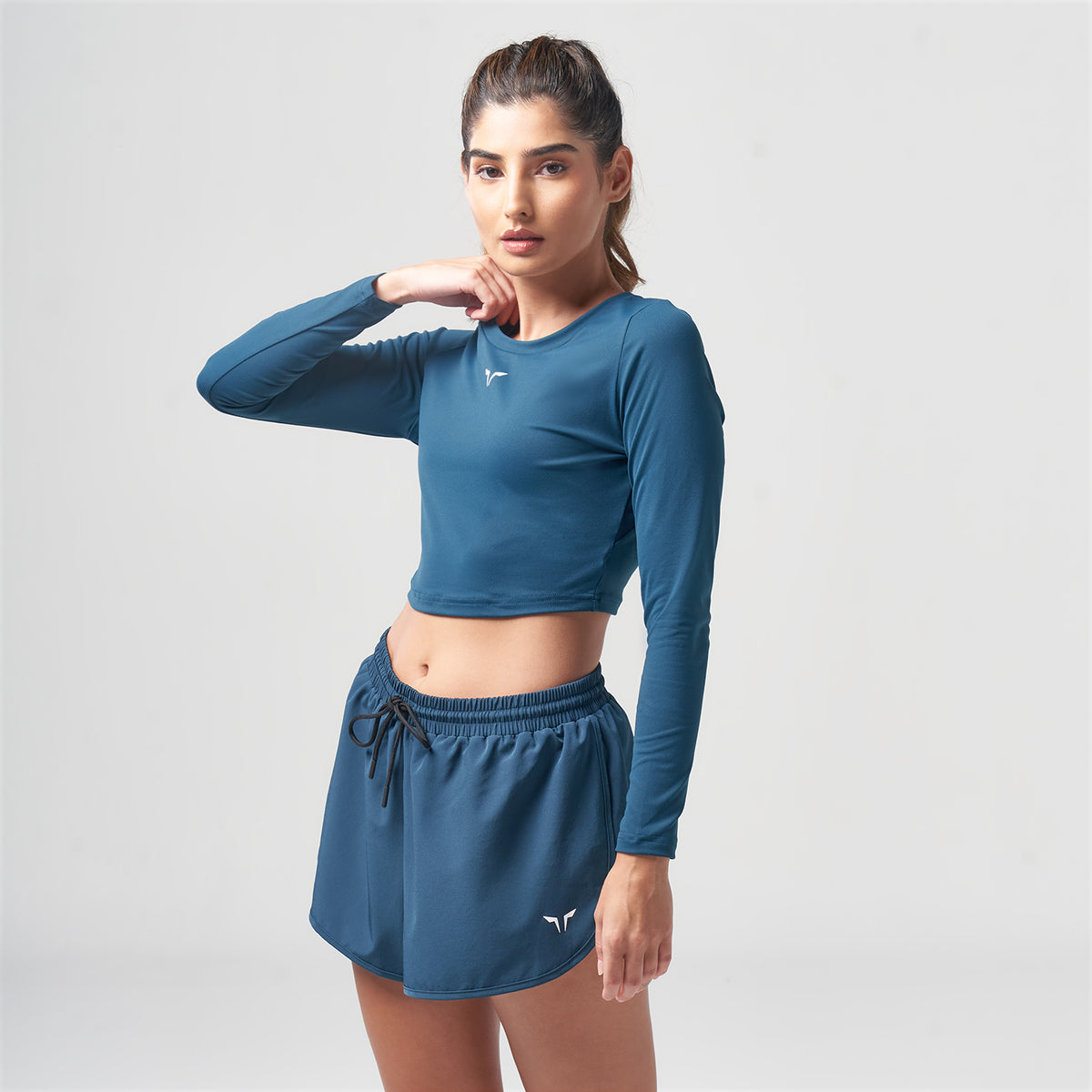 Essentials Long Sleeves Crop Top