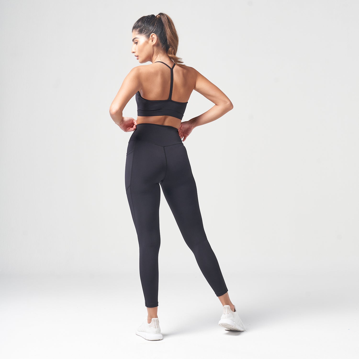 Essentials Cropped Leggings