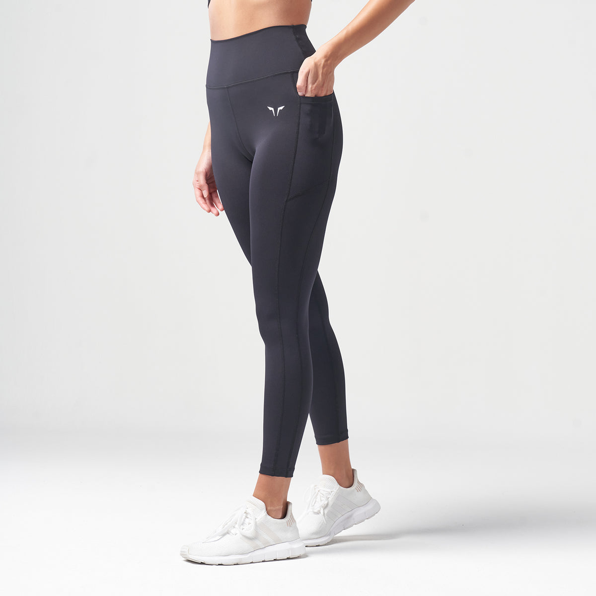 Essentials Cropped Leggings