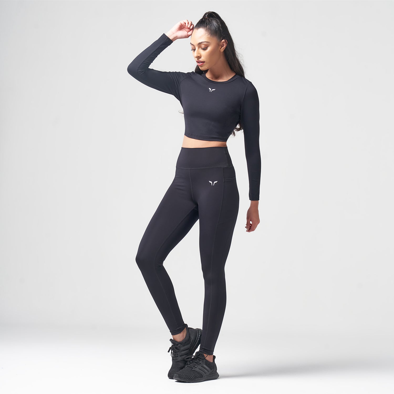 Essentials Long Sleeves Crop Top