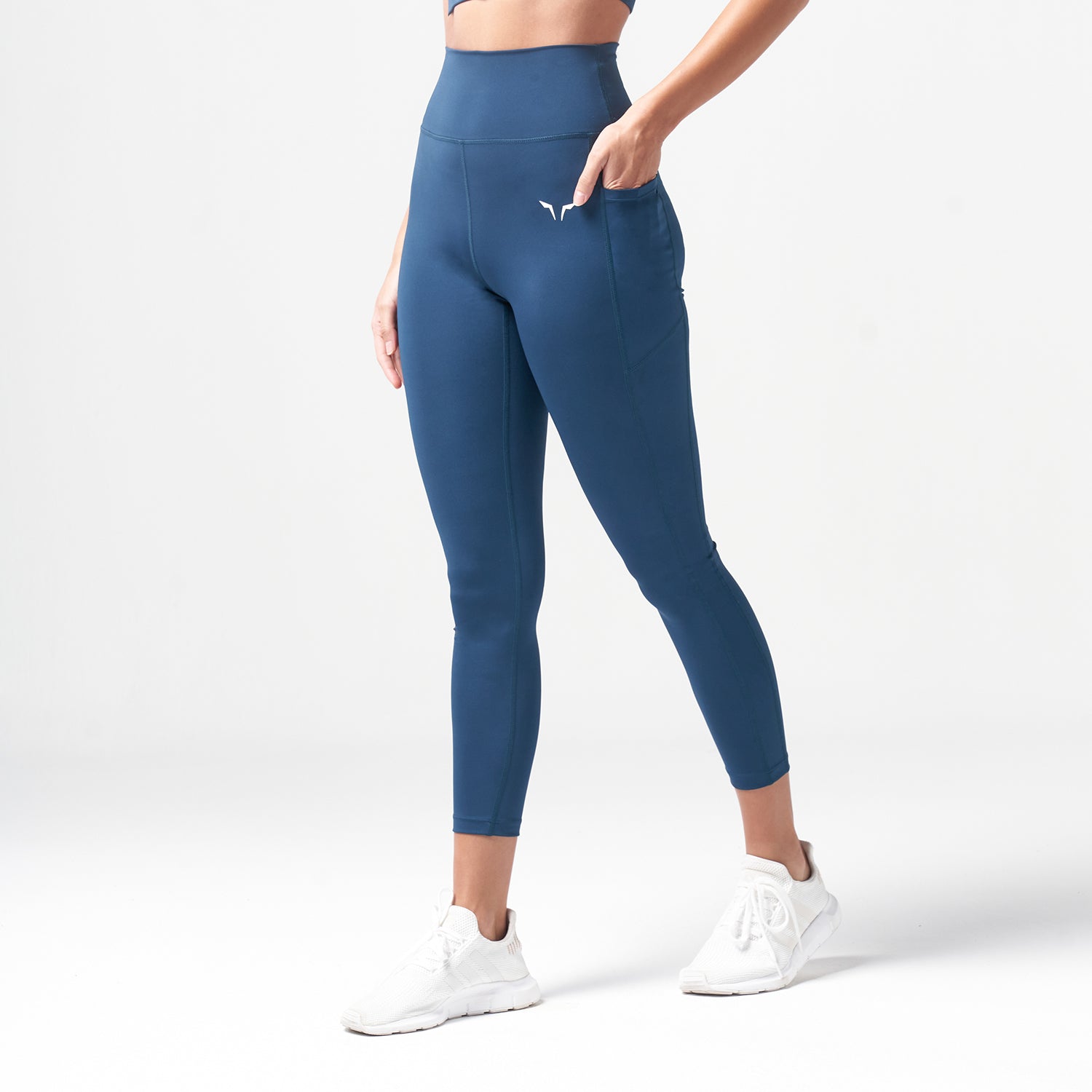 Essentials Cropped Leggings