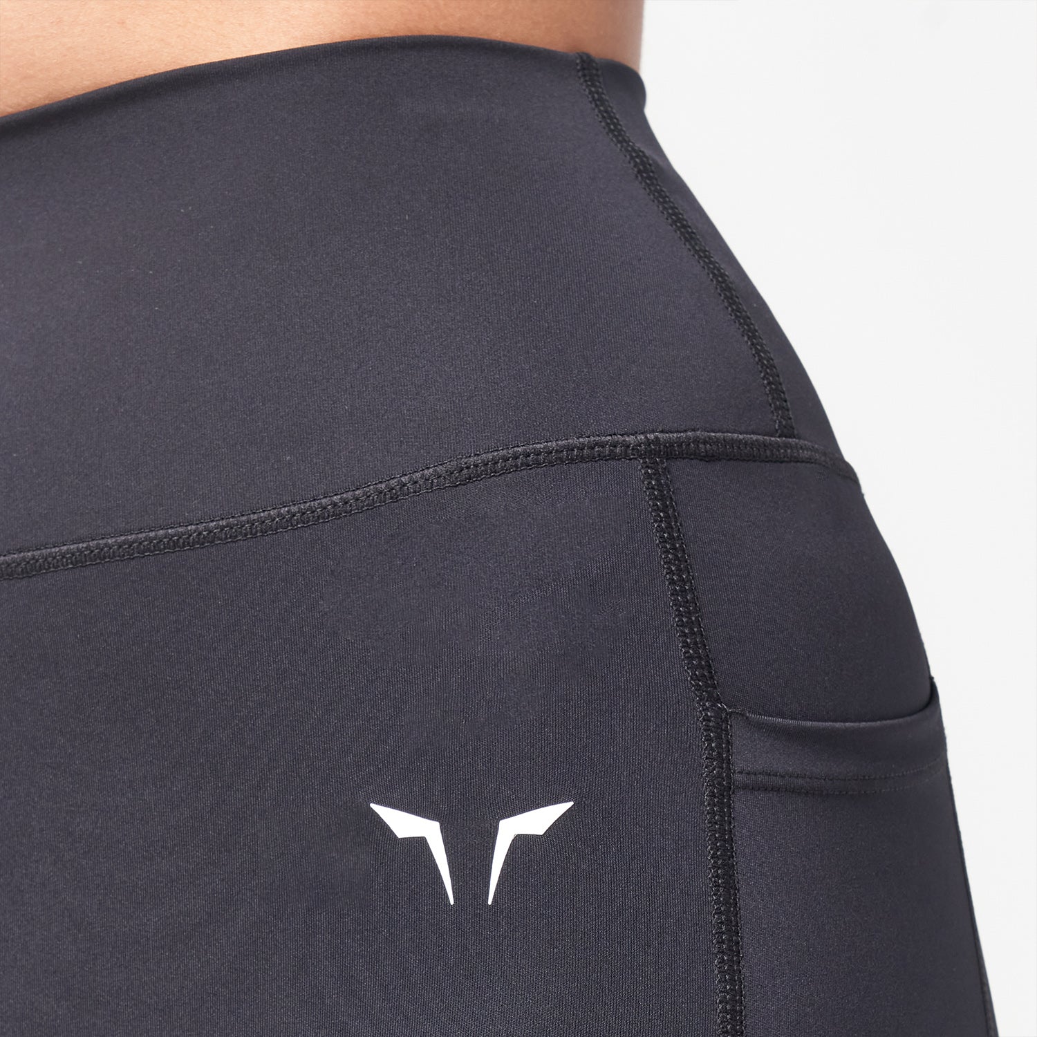 Essentials Cropped Leggings