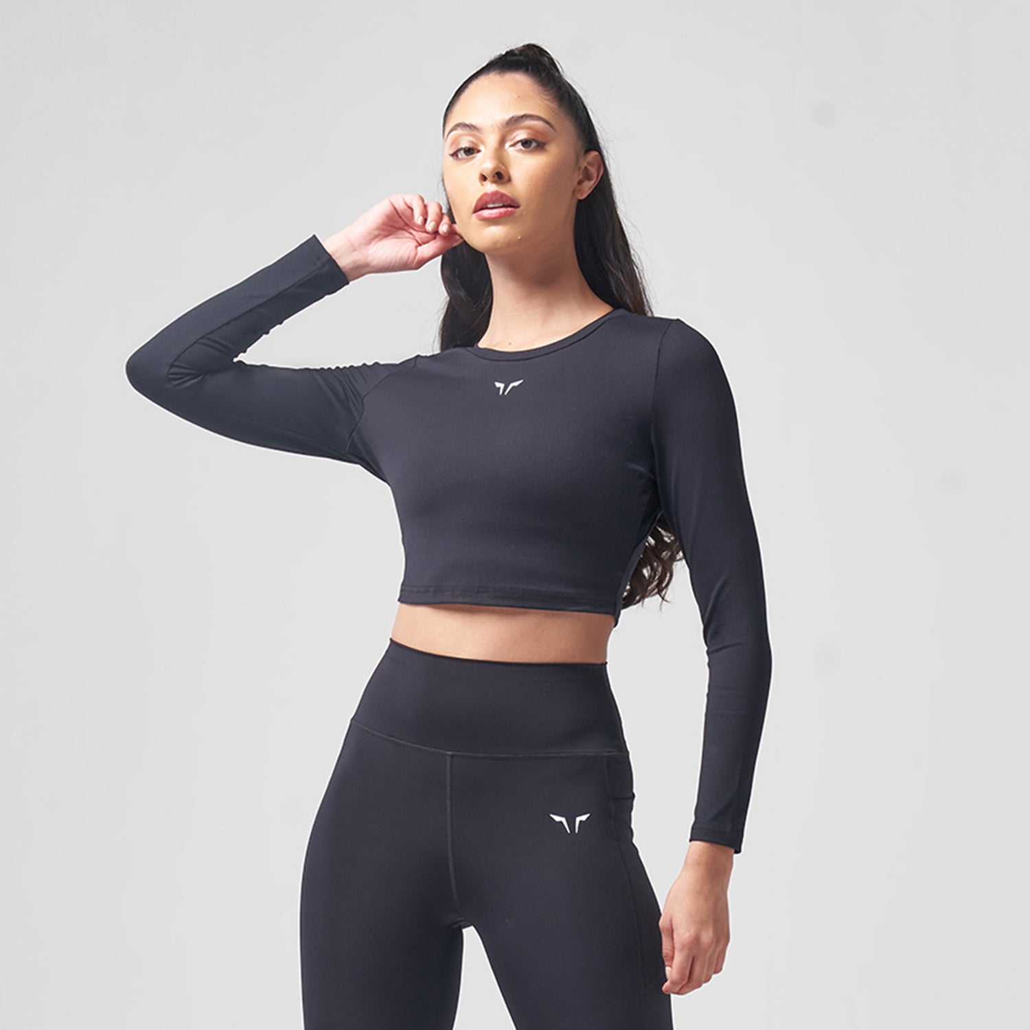 Essentials Long Sleeves Crop Top